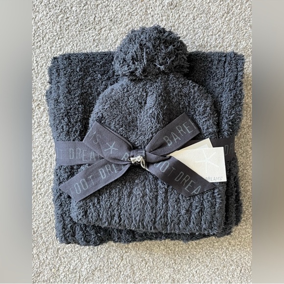 New! Barefoot Dreams Women’s Beanie and Scarf Gift Set CozyChic  Slate Blue - Picture 3 of 5